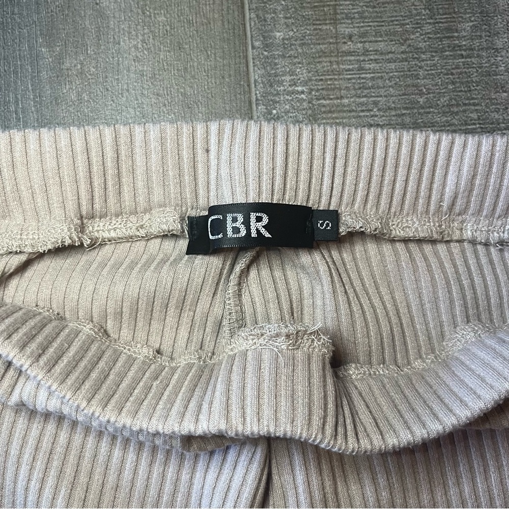 Small Ribbed Tan Pants - Picture 3 of 3